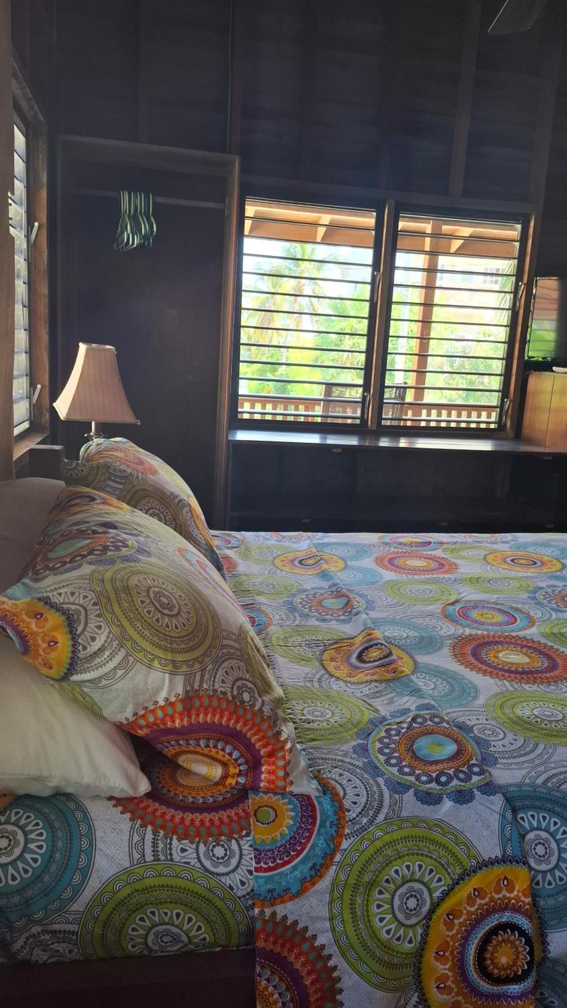 Amanda'S Place Casa Amancer - Sea View, Pool And Tropical Garden Caye Caulker Exterior foto